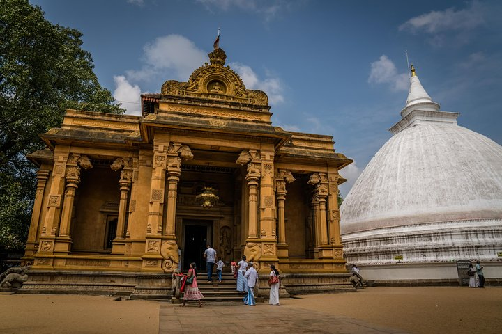 Historical Kelani Temple